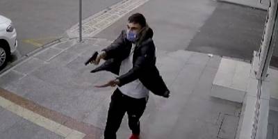 16 yaşındaki genç sokak ortasında iki kişiyi böyle vurdu