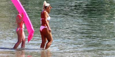 Bodrum’da yerli ve yabancı turistler sahillere akın etti