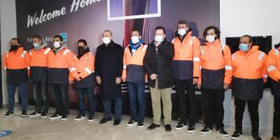 Korsanlardan kurtarılan 15 Türk gemici yurda döndü