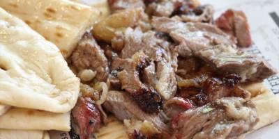 Denizli'nin tescilli lezzeti "tandır kebabı" paket servisle iftar sofralarını süslüyor