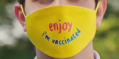 Kültür ve Turizm Bakanlığı tanıtım hesabından paylaşılan, turizm çalışanlarının 'aşılıyım' maskesi taktığı video silindi