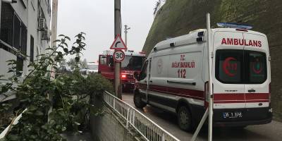 İzmir'de apartman boşluğuna düşen 77 yaşındaki kişi hayatını kaybetti