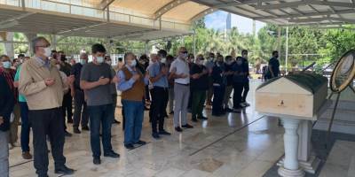 İzmirli gazeteci Sedat Sözer, son yolculuğuna uğurlandı