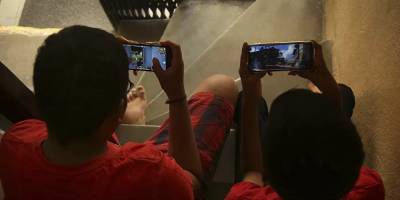 Cep telefonlarının çocuklar için 'muhtemel kanserojen' olduğu belirlendi