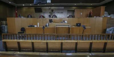 Eski kaymakam, psikiyatri asistanına Kayahan'ın şarkısını gönderdi, mahkeme taciz saydı