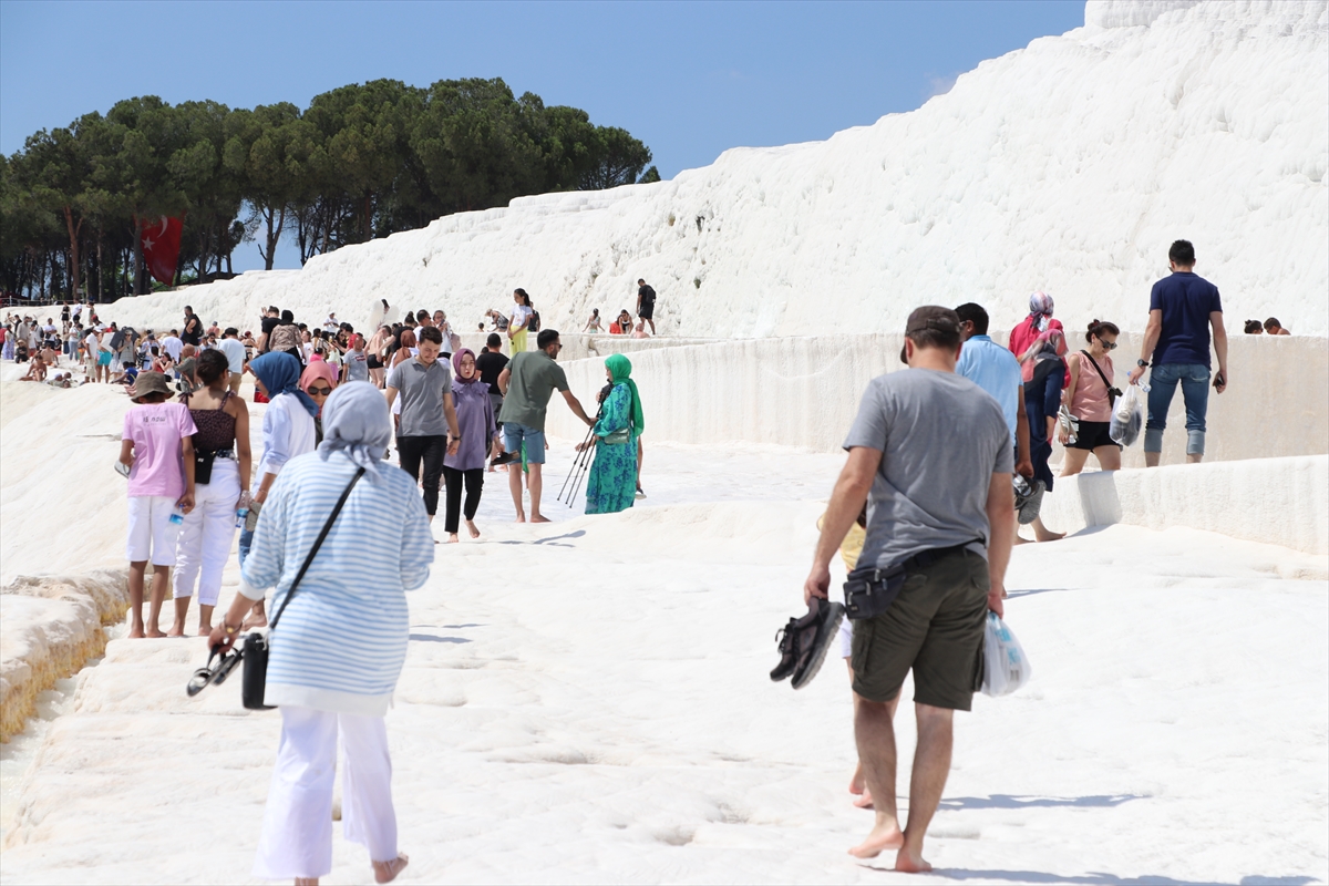 aa-20220710-28384115-28384107-pamukkale-bayramda-yogun-ziyaretci-agirliyor.jpg