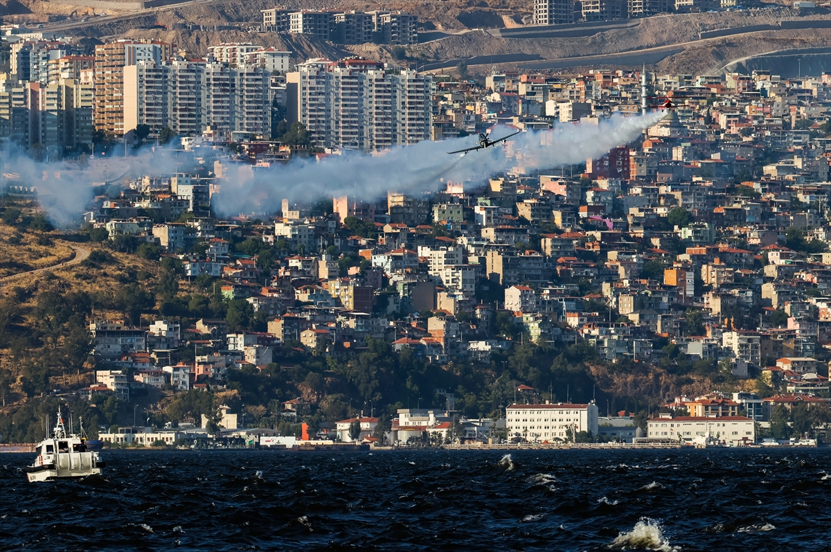 aa-20220908-28846795-28846768-kadin-akrobasi-pilotu-semin-ozturk-sener-izmirde-prova-yapti.jpg