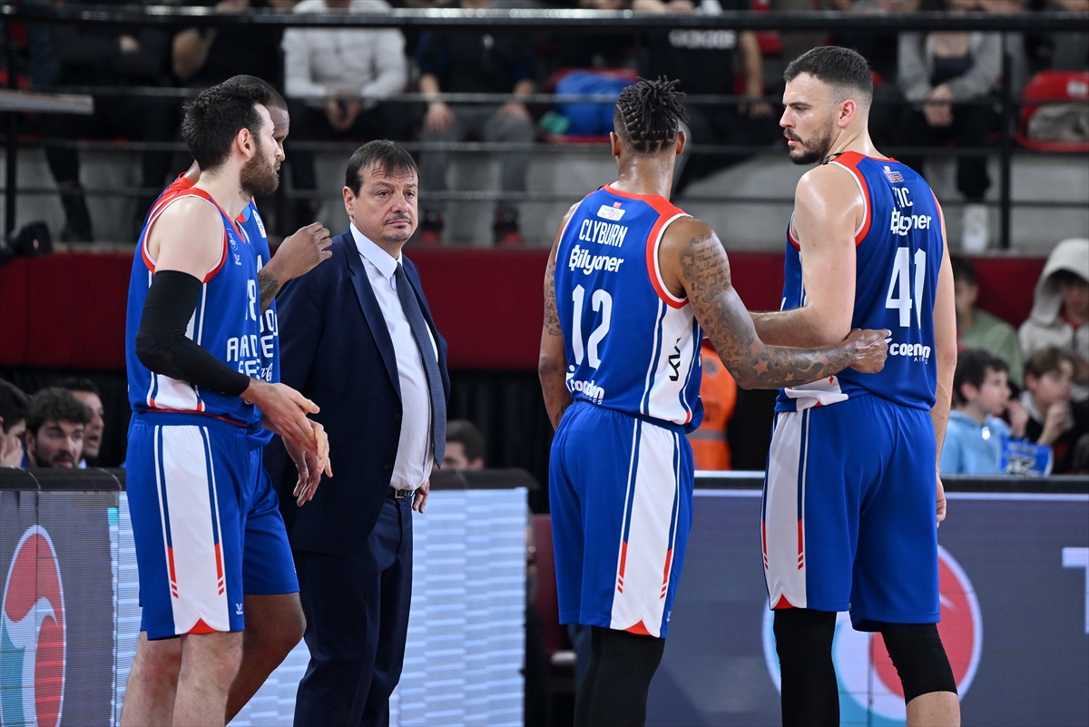 aa-20230409-30807814-30807813-pinar-karsiyaka-anadolu-efes.jpg