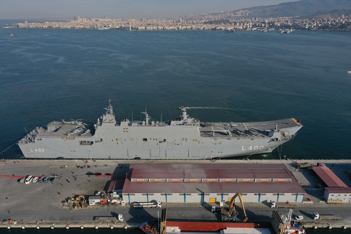 aa-20230503-31027823-31027814-tcg-anadolu-izmir-alsancak-limanina-geldi.jpg