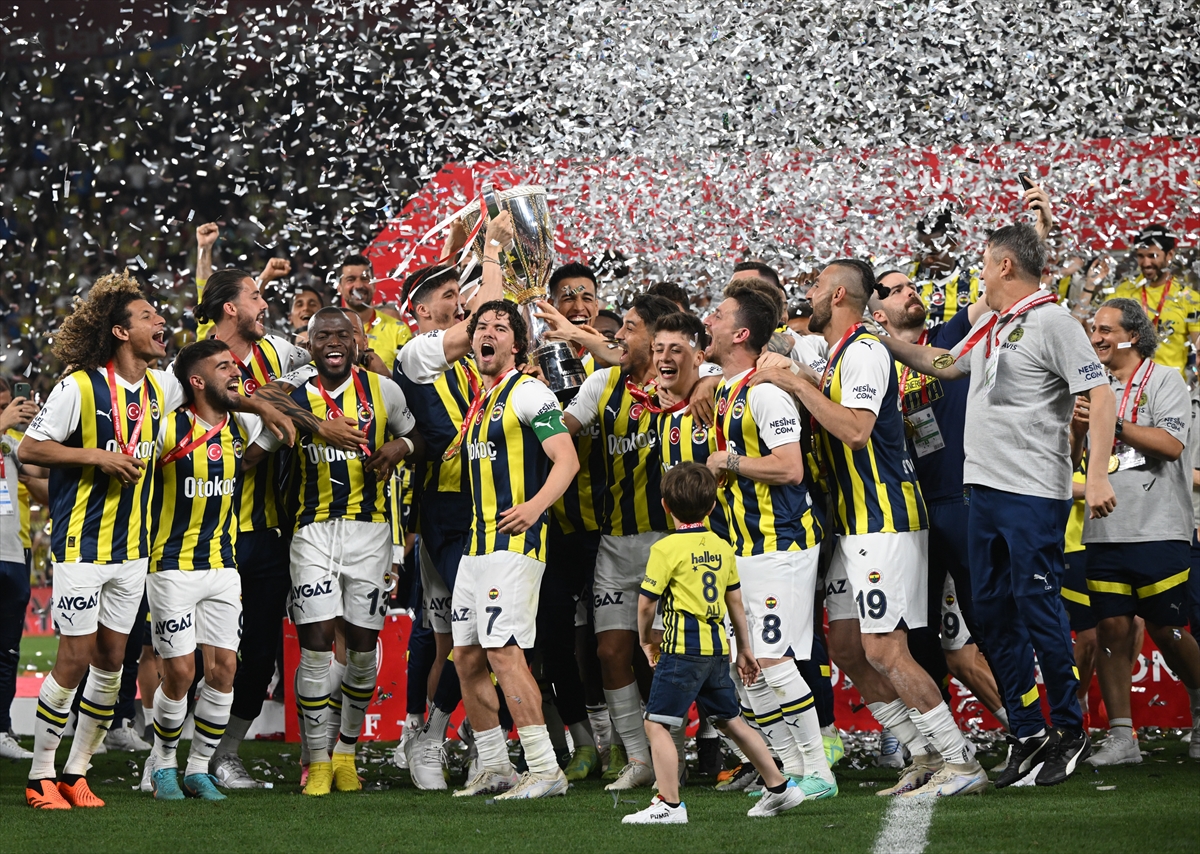 aa-20230611-31404657-31404650-61-ziraat-turkiye-kupasinin-sahibi-fenerbahce-kupasini-aldi.jpg