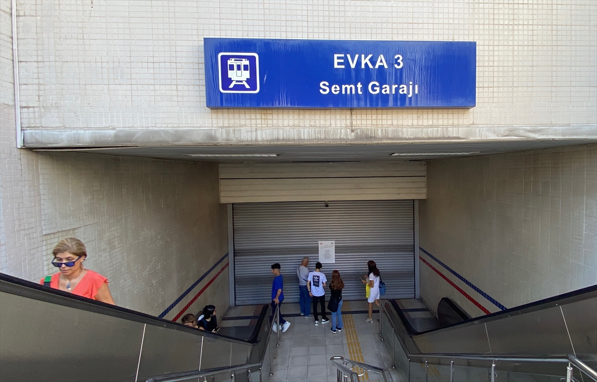 aa-20230731-31806646-31806635-izmirde-metro-ve-tramvay-calisanlari-greve-gitti.jpg