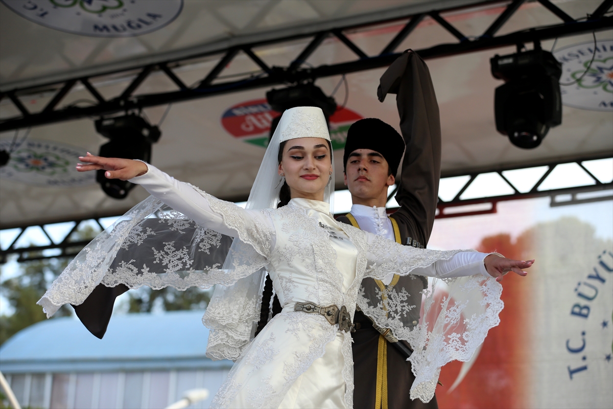 aa-20230927-32256477-32256460-4-uluslararasi-fethiye-spor-festivali-basladi.jpg