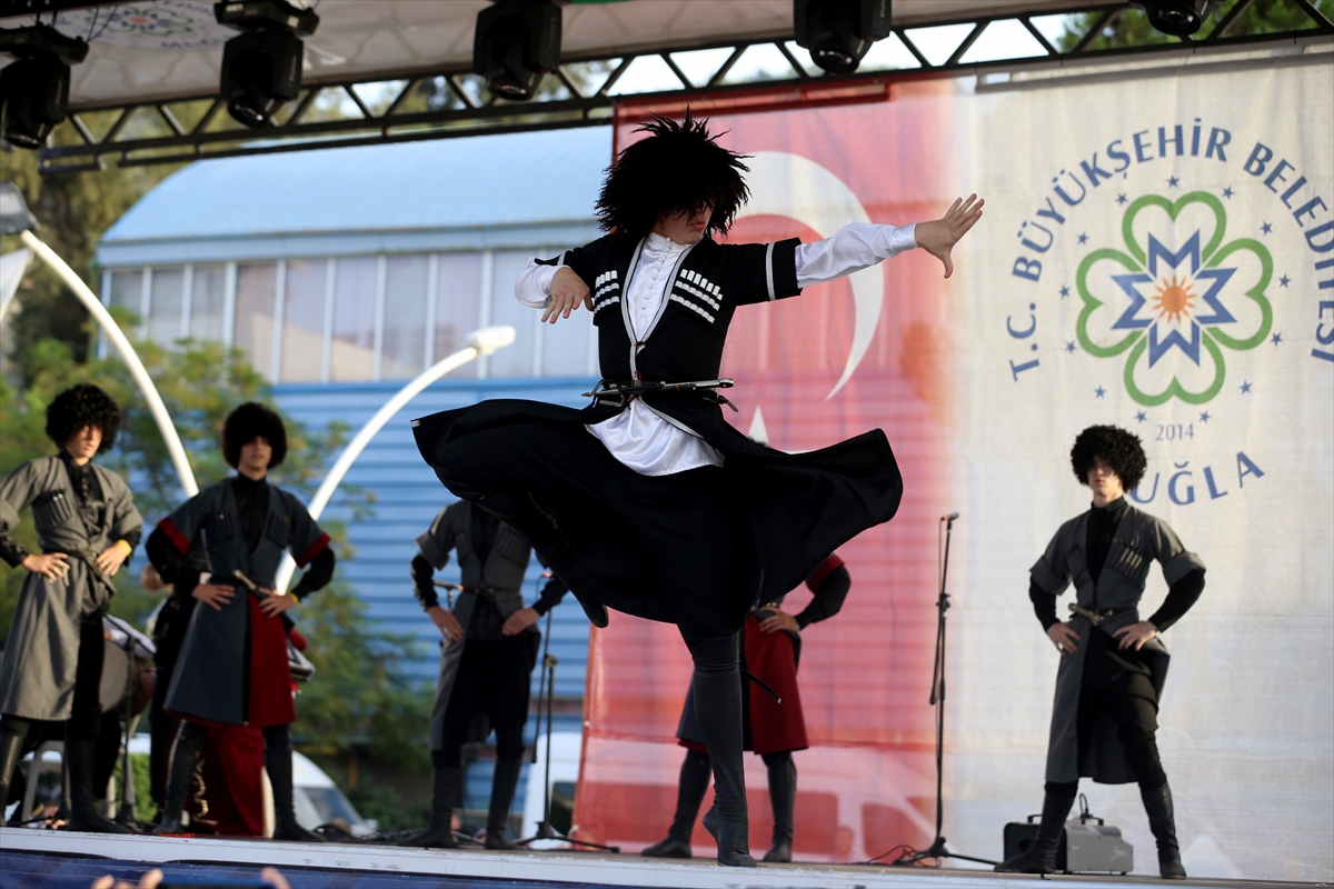 aa-20230927-32256477-32256471-4-uluslararasi-fethiye-spor-festivali-basladi.jpg