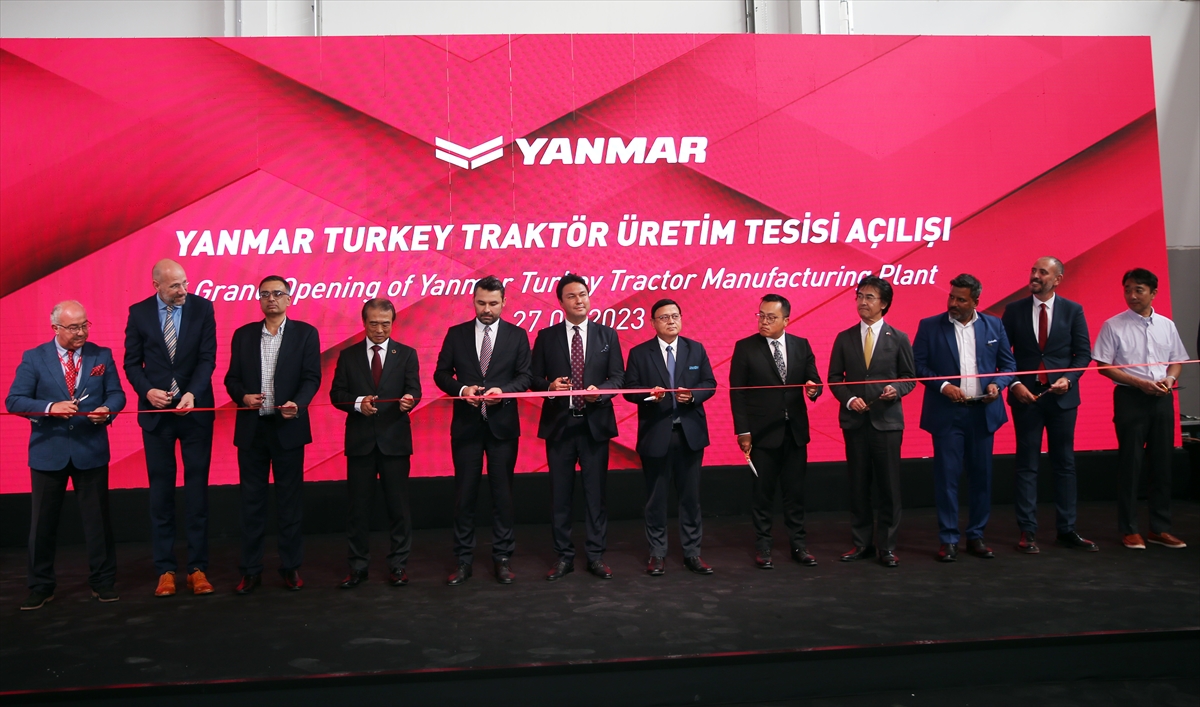 aa-20230929-32270015-32270013-yanmar-yeni-traktor-fabrikasini-izmirde-acti.jpg