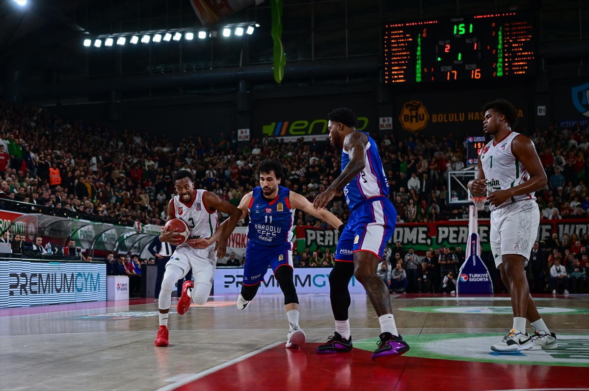 aa-20240128-33554725-33554720-pinar-karsiyaka-anadolu-efes.jpg