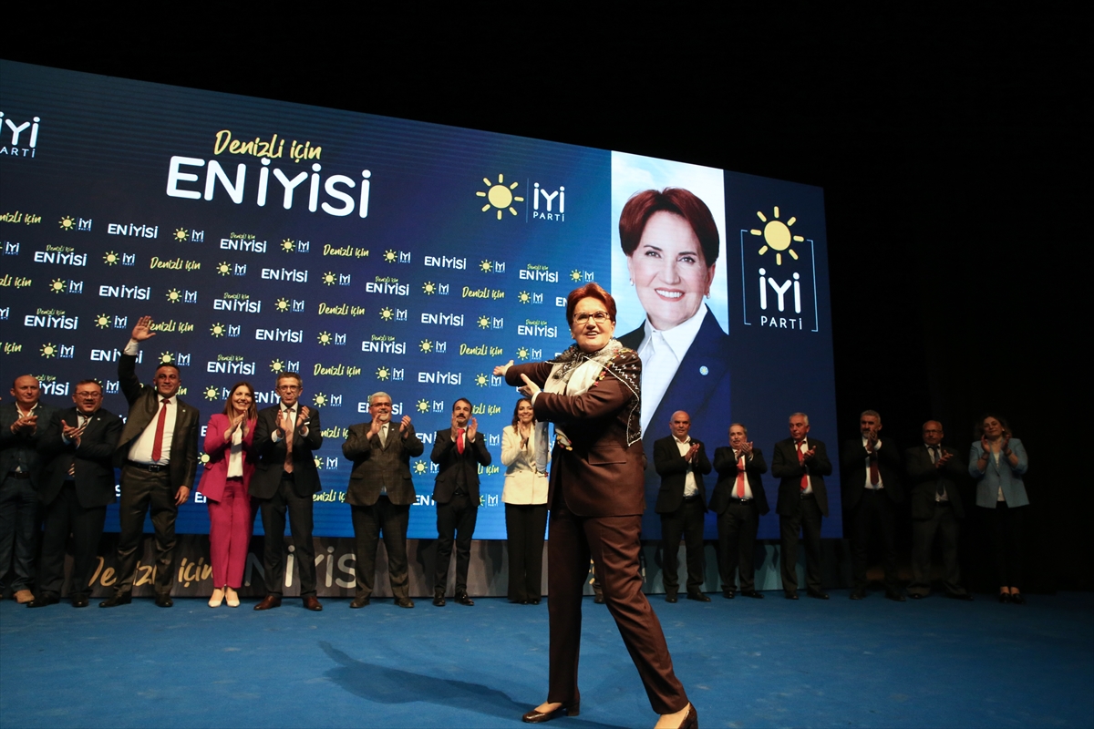 aa-20240212-33688130-33688128-iyi-parti-genel-baskani-aksener-denizlide-aday-tanitim-toplantisina-katildi.jpg