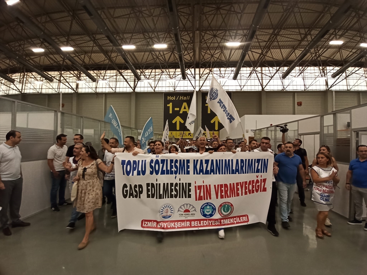 aa-20240624-34958766-34958764-izmir-buyuksehir-belediyesi-memurlari-bordro-yakti.jpg