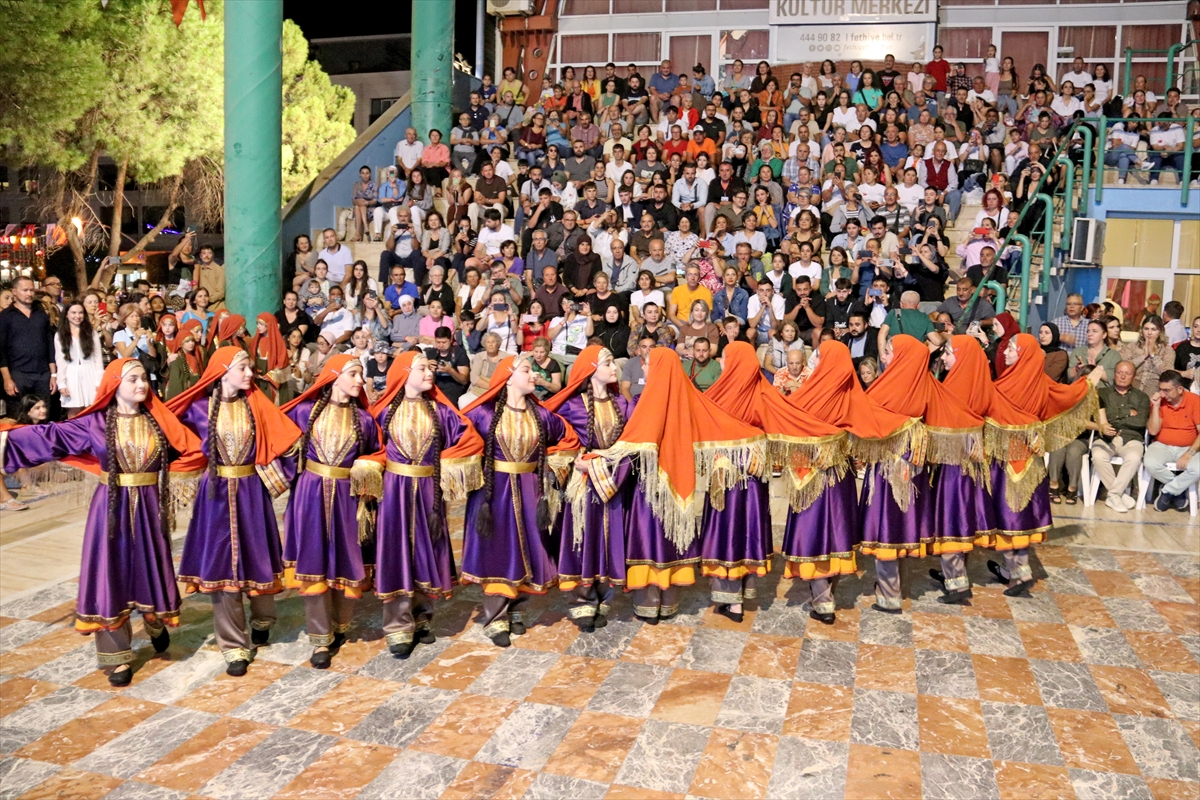 aa-20240930-35780397-35780394-fethiyede-uluslararasi-halk-oyunlari-festivali.jpg