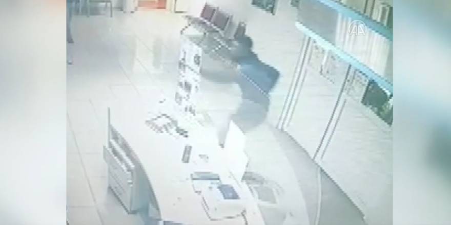 Hastanede satırlı saldırı güvenlik kamerasında