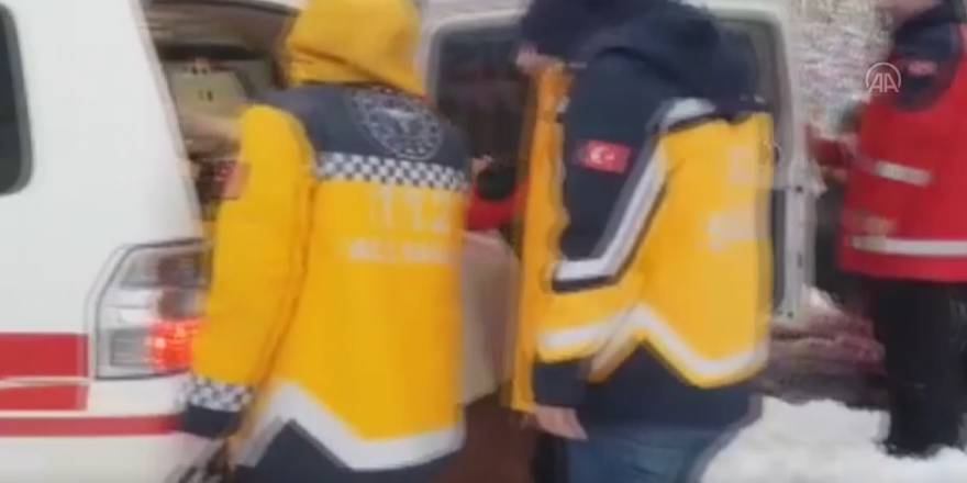 Siirt'te hamile kadın 6 saatlik çalışma sonucu hastaneye ulaştırıldı