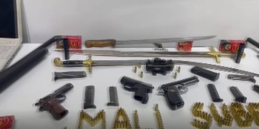 "Pencere" yöntemiyle 20 kişiyi dolandıran 2'si avukat 5 şüphelinin ofisinden çıkanlar