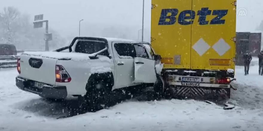 Anadolu Otoyolu'nda zincirleme kaza nedeniyle İstanbul yönü ulaşıma kapandı