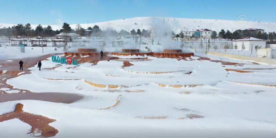 "Sivas'ın Pamukkale"si Altınkale beyaza büründü