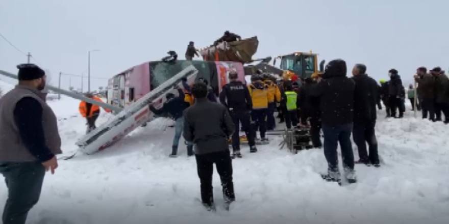 Giresun'da yolcu otobüsünün devrildiği kazada 9 kişi yaralandı