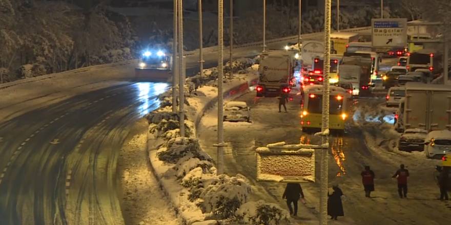 İstanbul: Kar etkisini sürdürüyor
